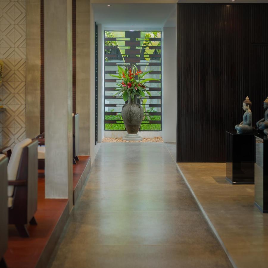 Eightfold Urban Resort 시엠리아프 외부 사진 Interior of the hotel