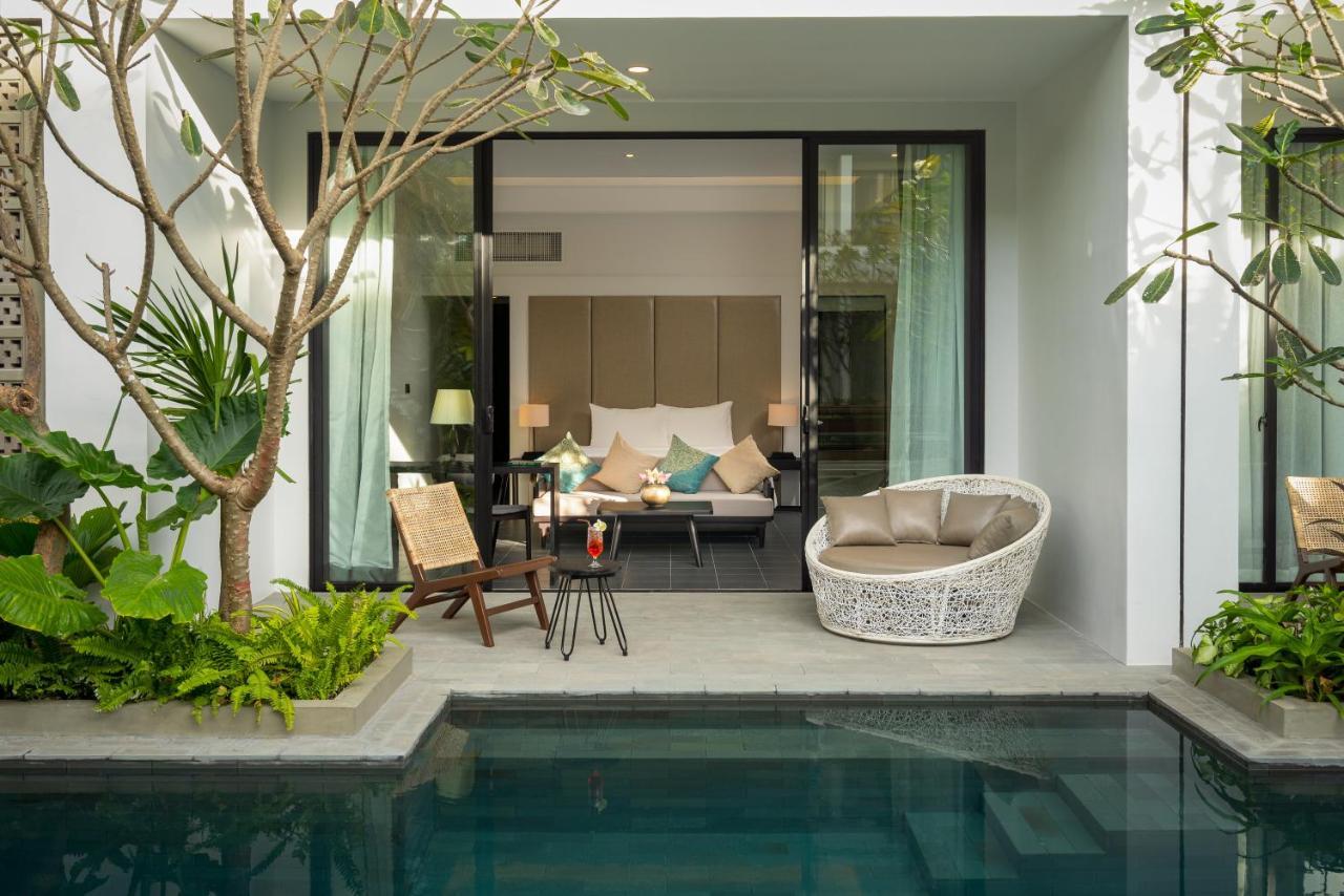 Eightfold Urban Resort 시엠리아프 외부 사진 A pool villa at The Sukhothai