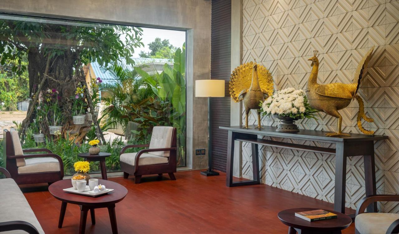 Eightfold Urban Resort 시엠리아프 외부 사진 The lobby of the hotel