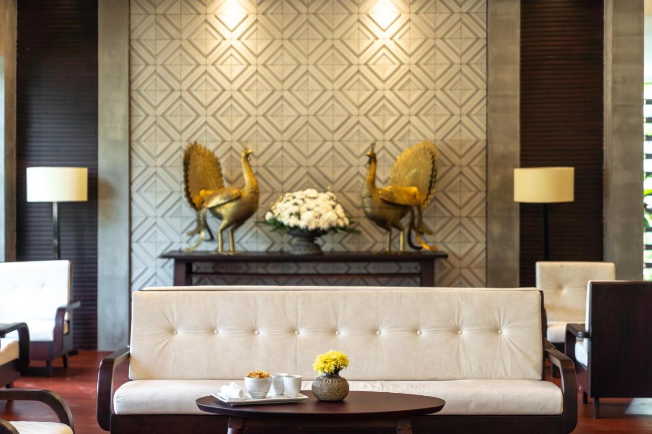 Eightfold Urban Resort 시엠리아프 외부 사진 The interior of the hotel