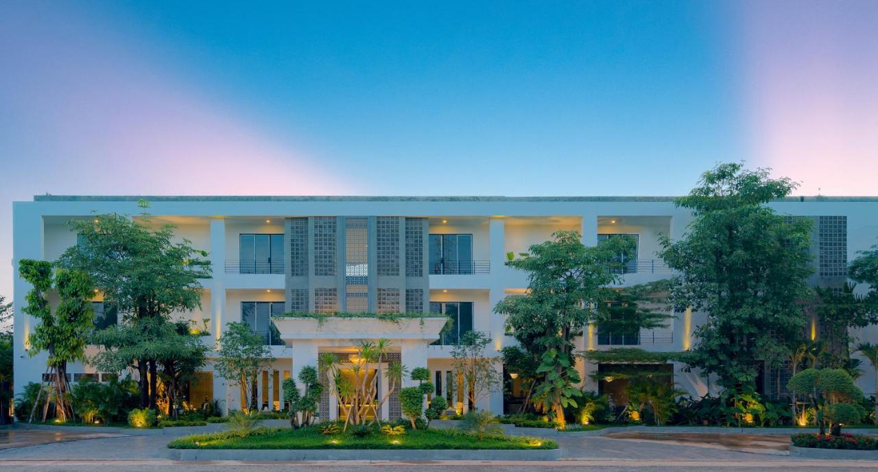 Eightfold Urban Resort 시엠리아프 외부 사진 The 137 Pillars Hotel